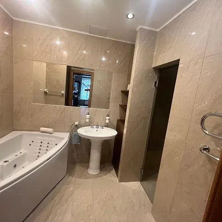 Old Town Spacious 112m2 And Quiet Luxury