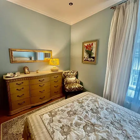 Old Town Spacious 112m2 And Quiet Luxury 아파트 탈린