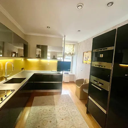 Old Town Spacious 112m2 And Quiet Luxury * 塔林